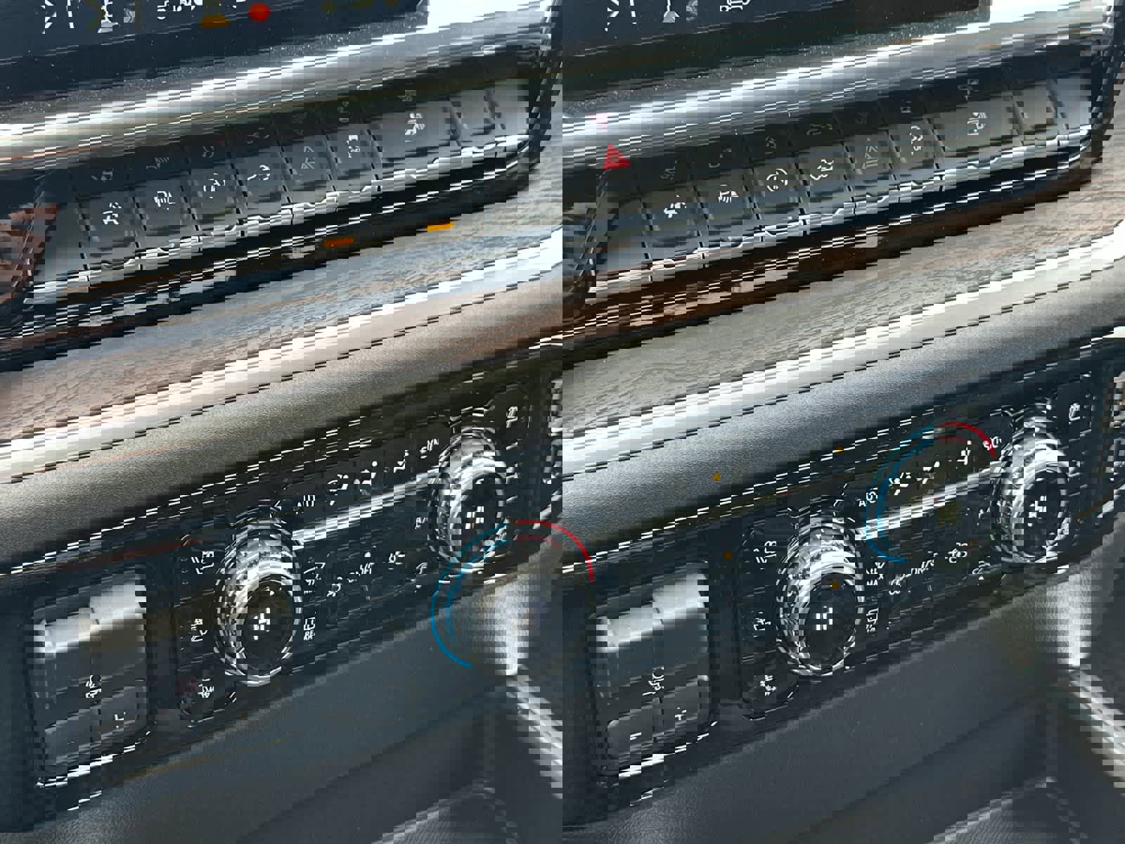 New 2026 GMC Sierra 1500 SLT w/ SLT Premium Package image 19