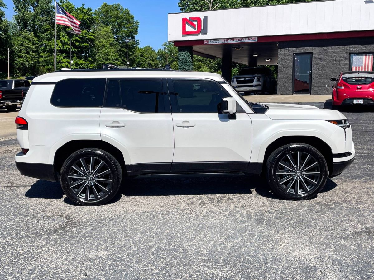 Used 2024 Lexus GX 550 w/ Accessory Package (2T) AWD/4WD image 4