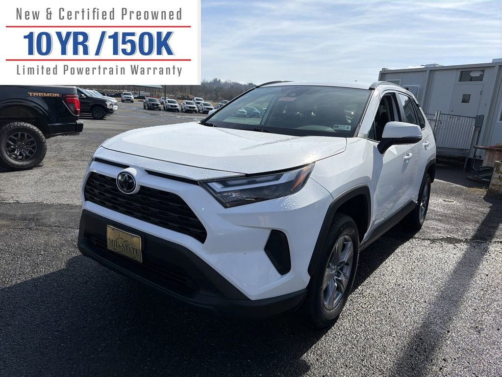 Used 2025 Toyota RAV4 XLE image 1