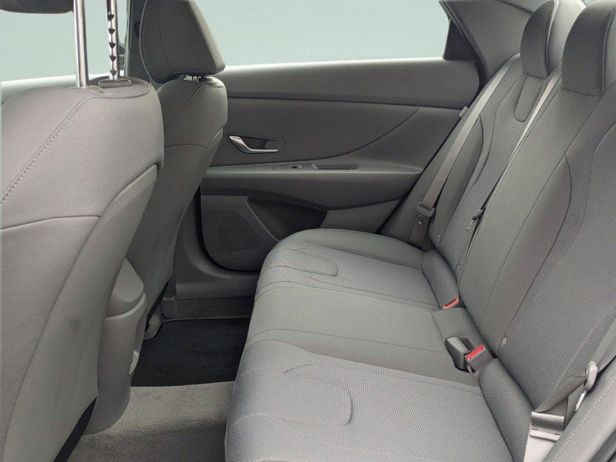 New 2026 Hyundai Elantra SE FWD image 14