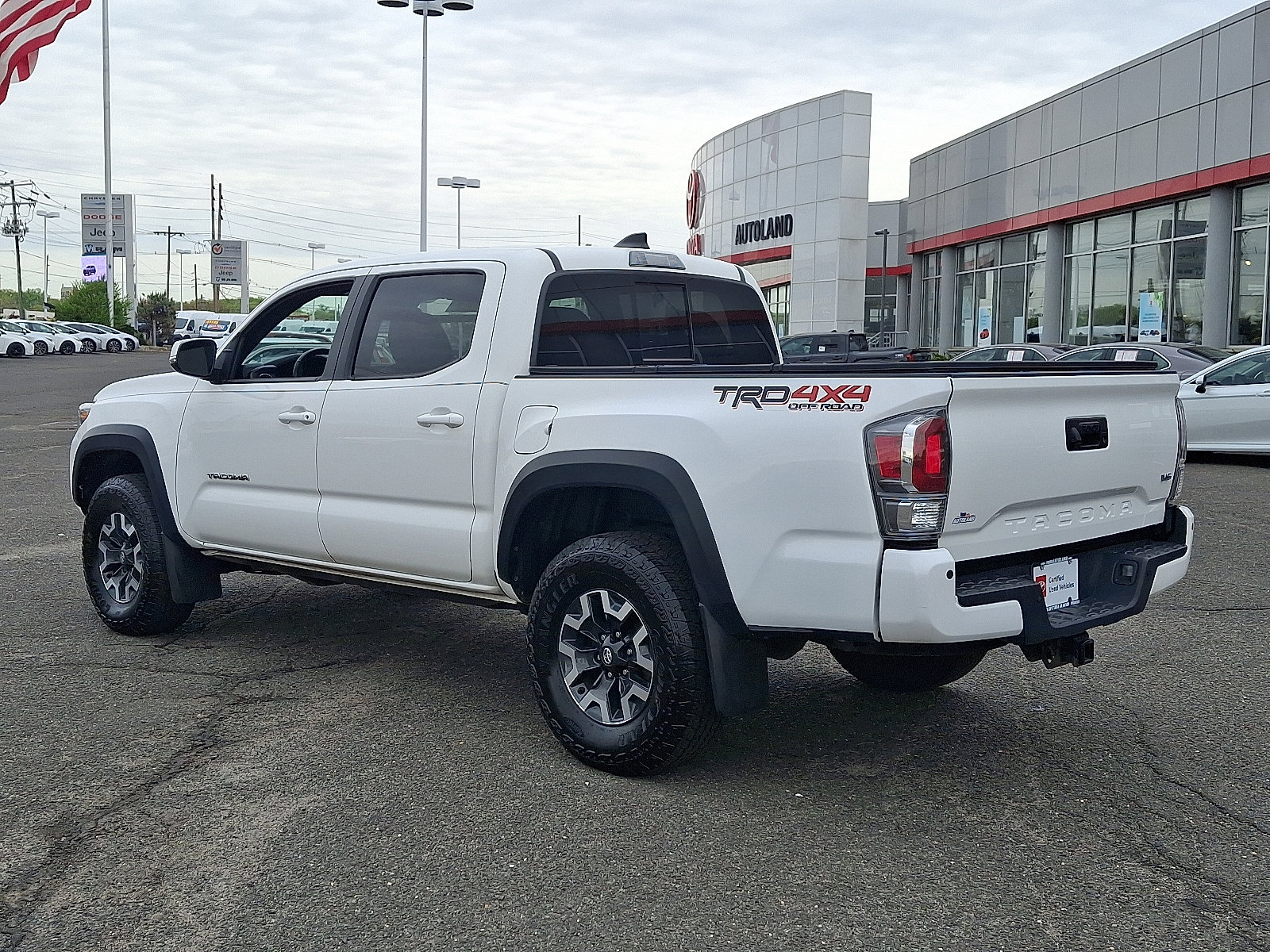Used 2023 Toyota Tacoma TRD Off-Road w/ TRD Premium Off Road Package AWD/4WD image 5