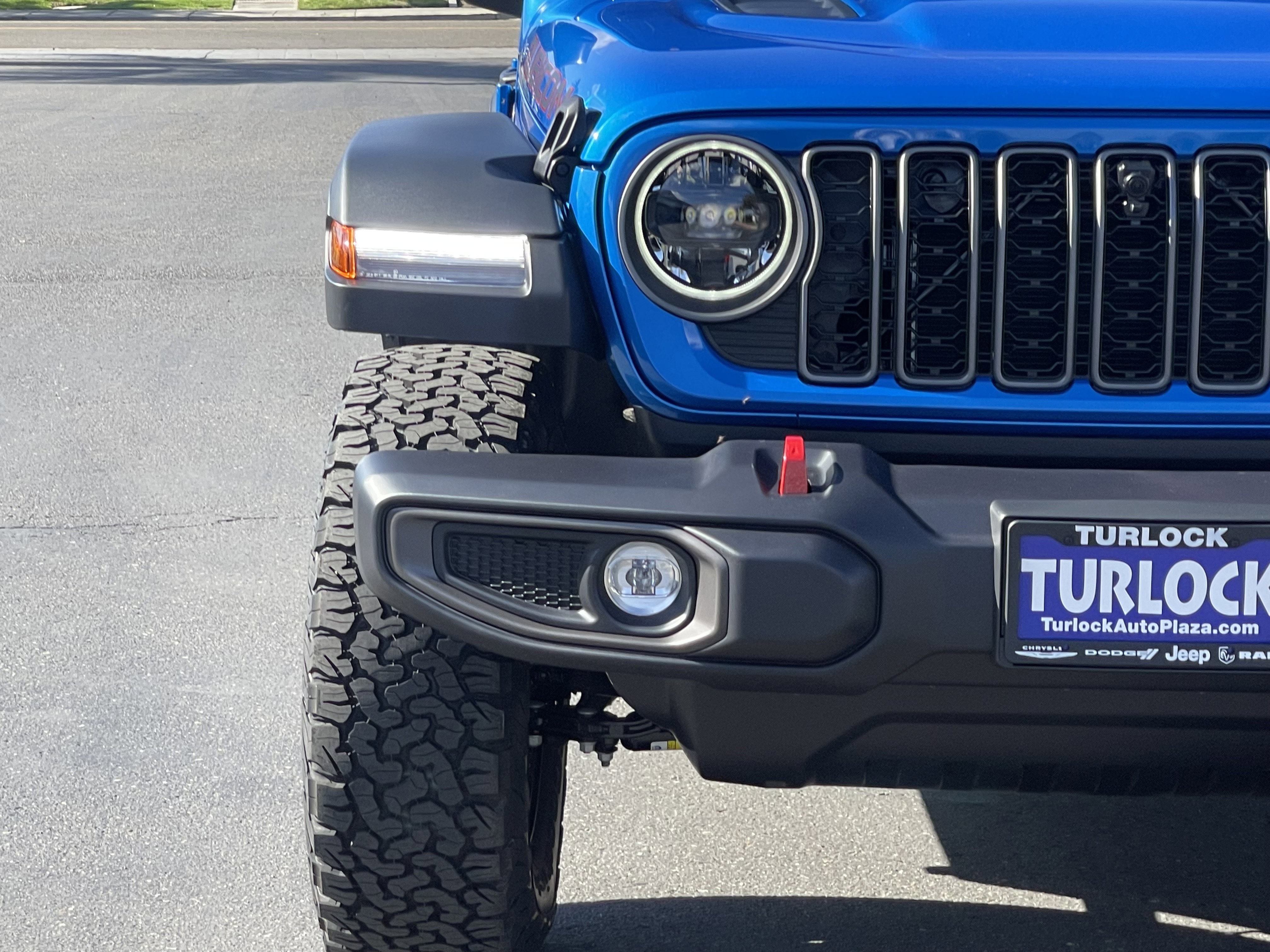 New 2026 Jeep Wrangler Unlimited Rubicon w/ Technology Group image 5