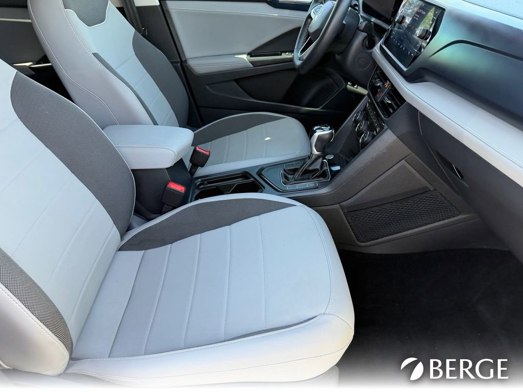 Used 2024 Volkswagen Taos SE FWD image 13