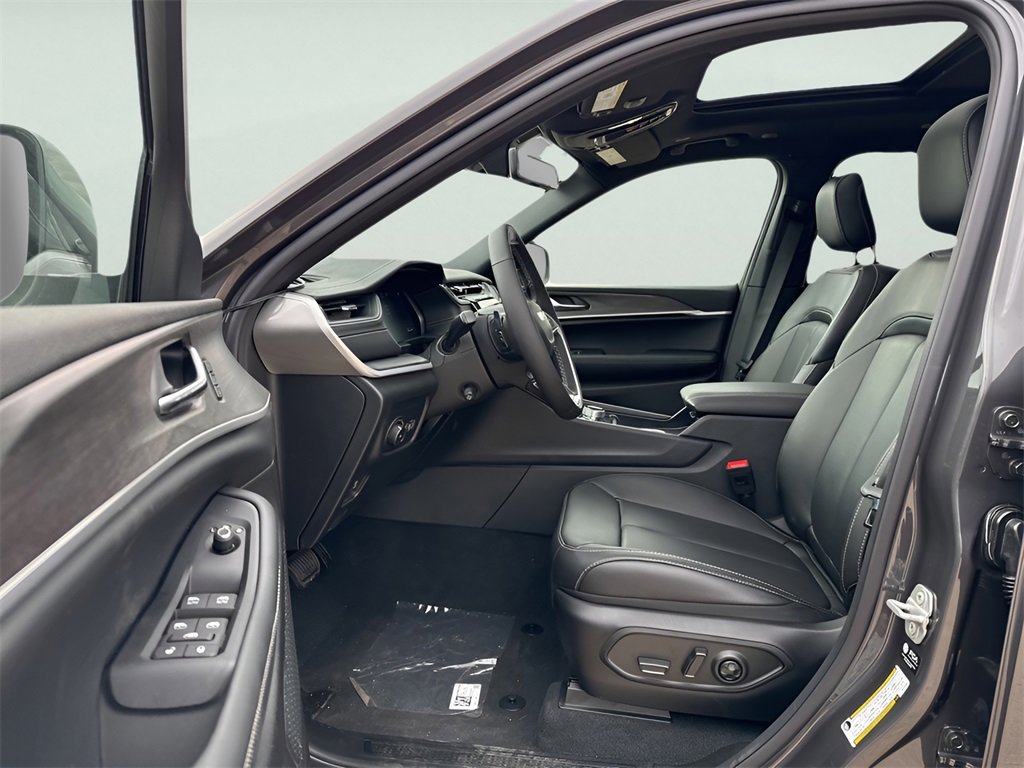 New 2025 Jeep Grand Cherokee L Limited image 22