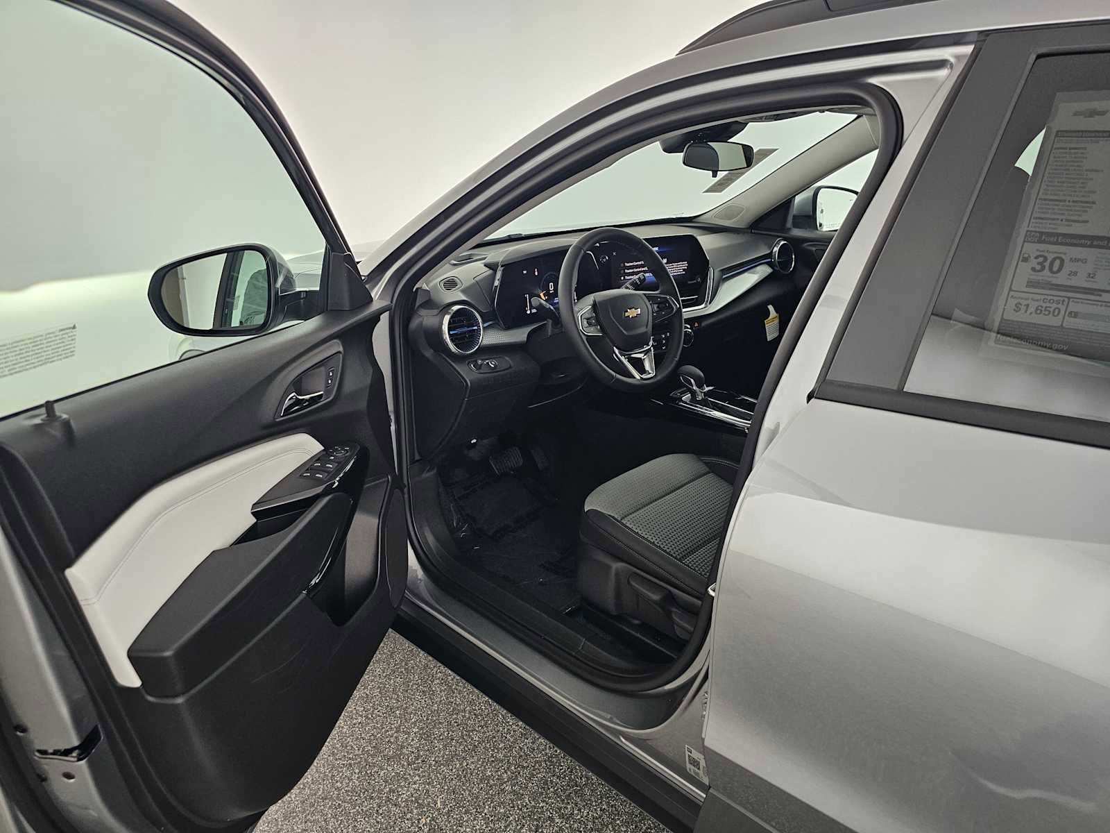 New 2026 Chevrolet Trax LT w/ Driver Confidence Package image 19