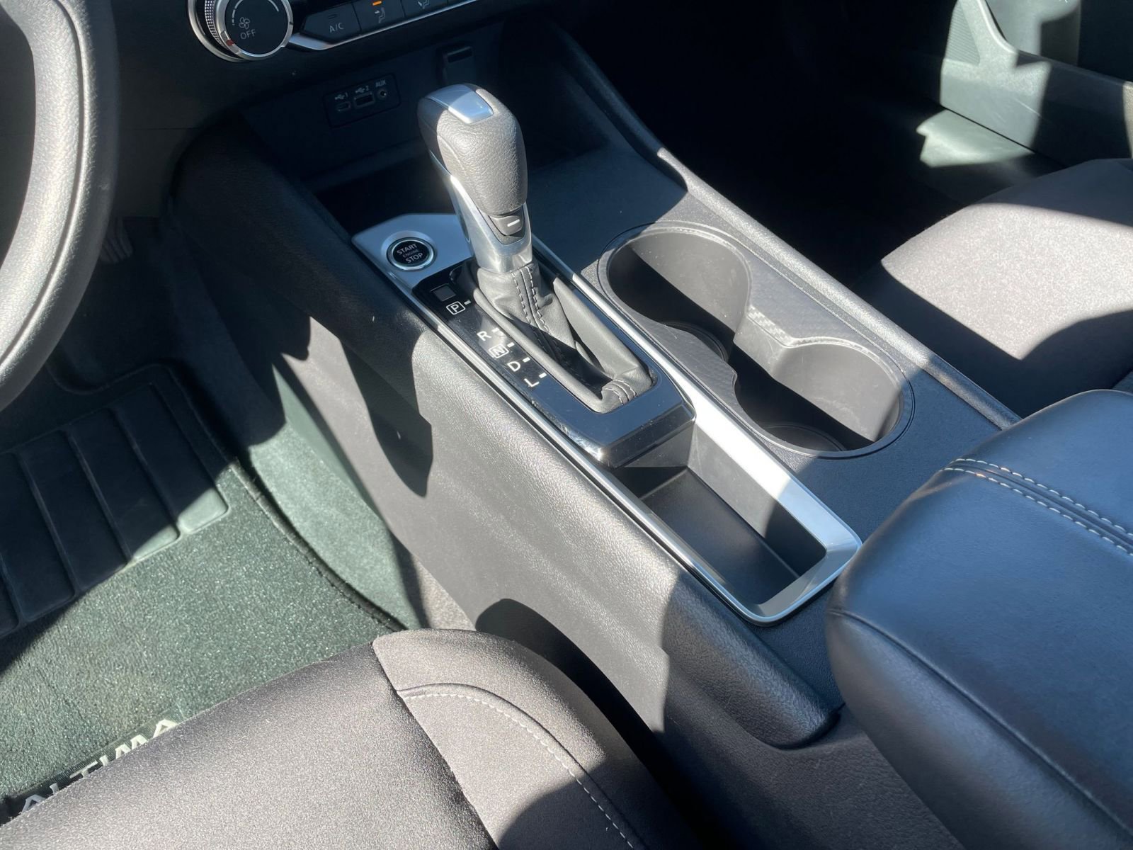 Used 2025 Nissan Altima 2.5 SV image 42