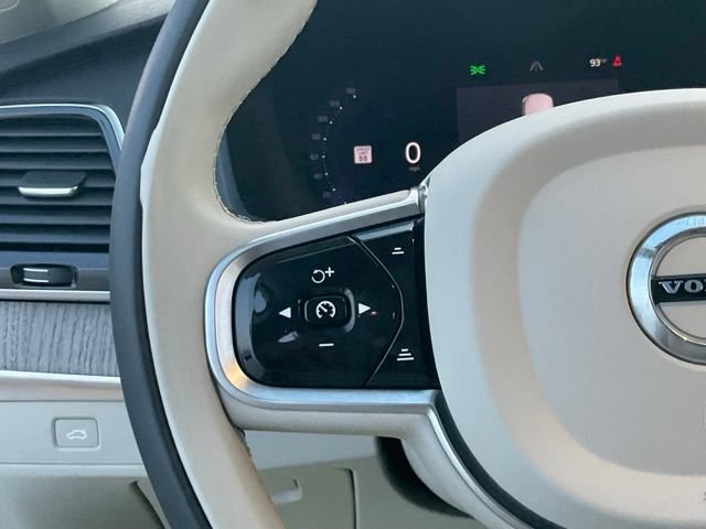 Certified 2023 Volvo XC90 B6 Plus AWD/4WD image 17