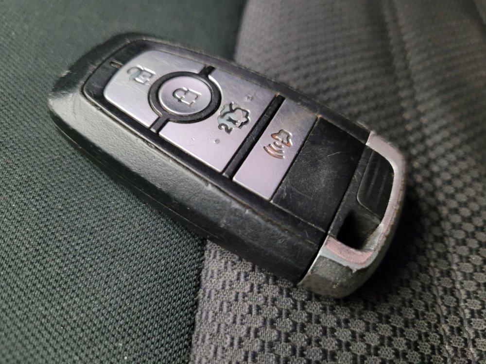 Used 2020 Ford Fusion SE image 32