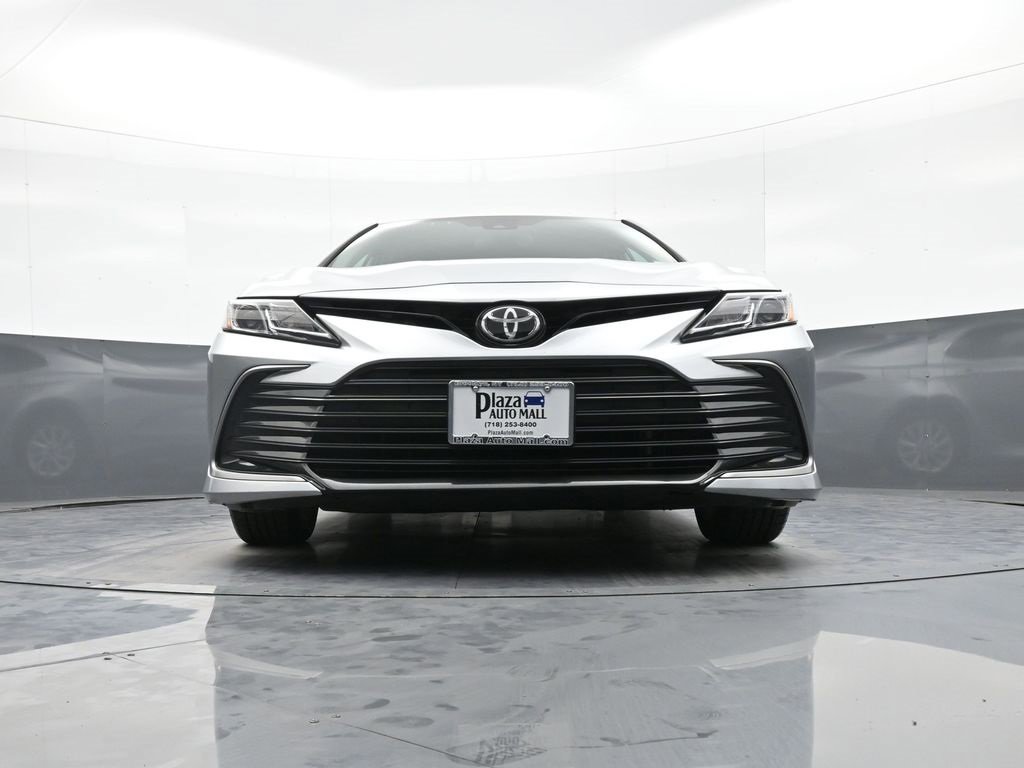 Certified 2021 Toyota Camry LE image 25