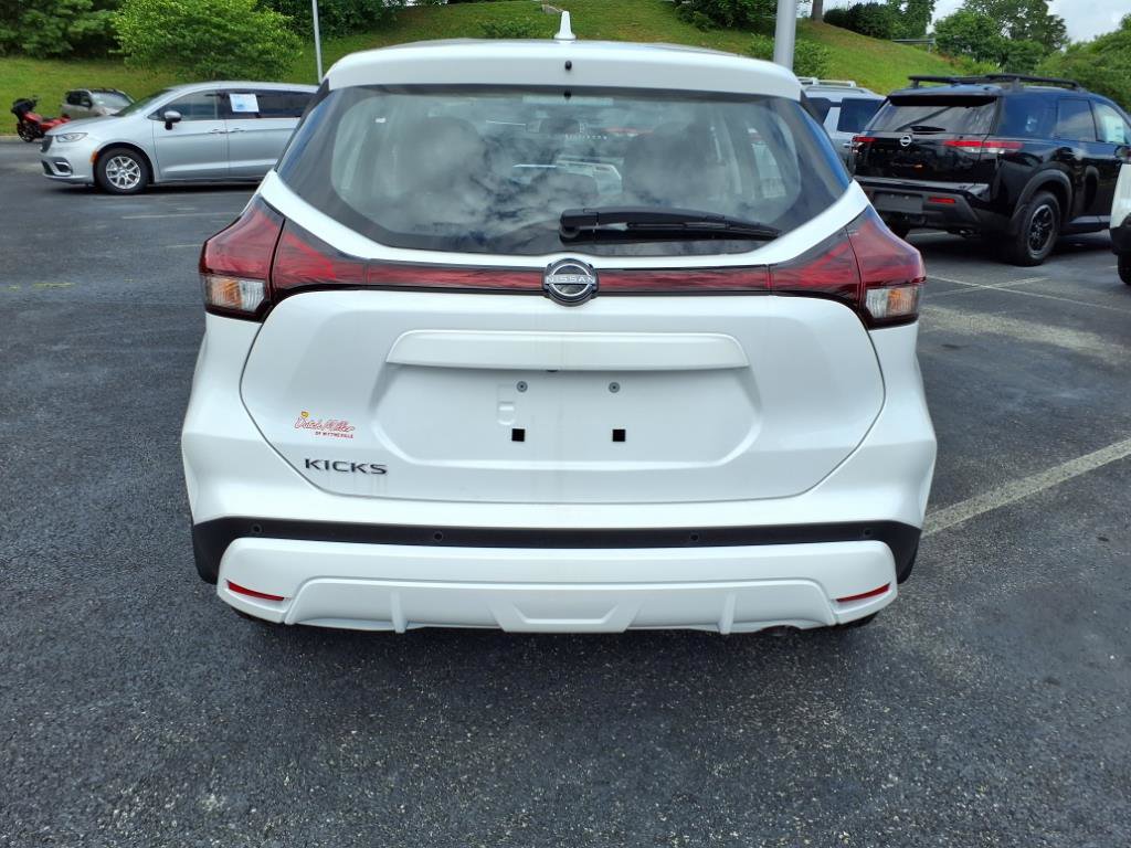 New 2025 Nissan Kicks Play S FWD image 5