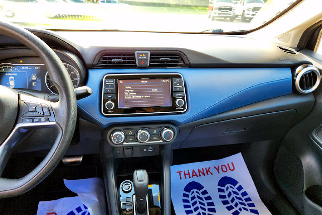 Used 2025 Nissan Versa SV FWD image 9