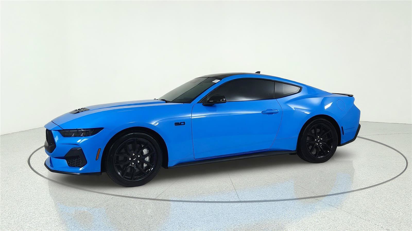 Used 2024 Ford Mustang GT Premium RWD image 2