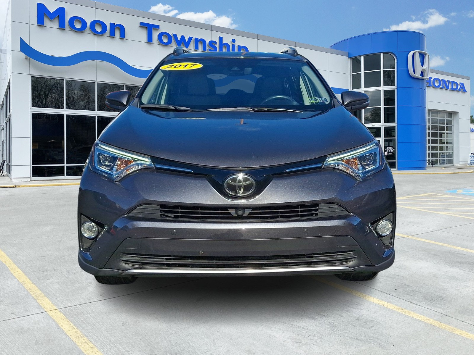 Used 2017 Toyota RAV4 Limited w/ Advanced Technology Package AWD/4WD image 2
