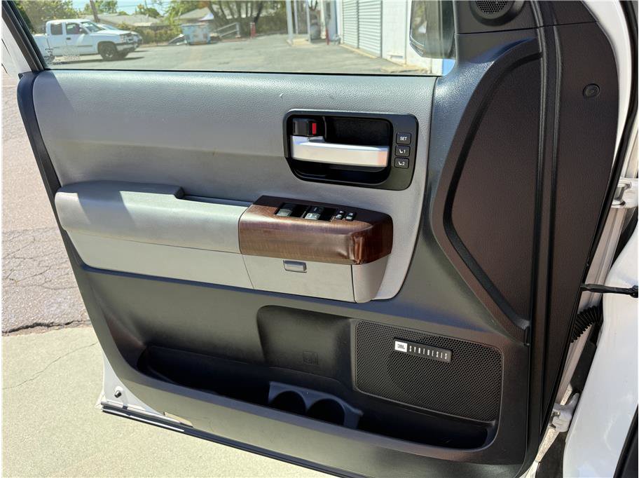 Used 2015 Toyota Sequoia Platinum AWD/4WD image 27