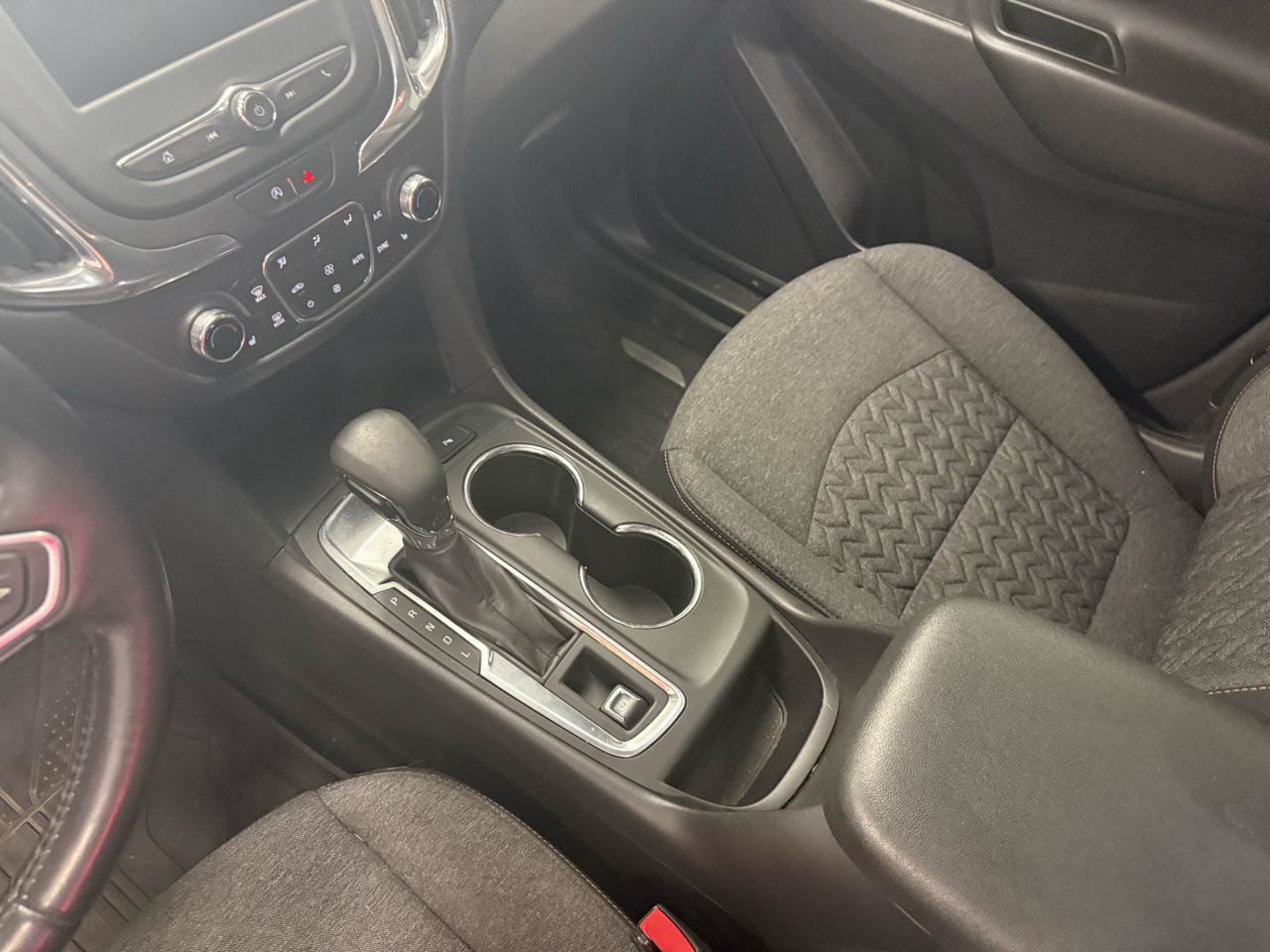 Used 2022 Chevrolet Equinox LT FWD image 16