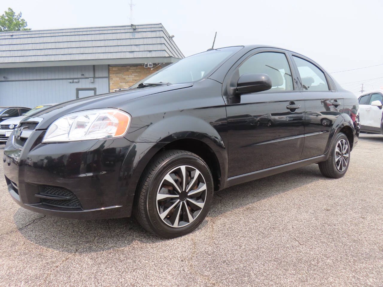 Used 2011 Chevrolet Aveo LT w/ Power and Convenience Package FWD image 4