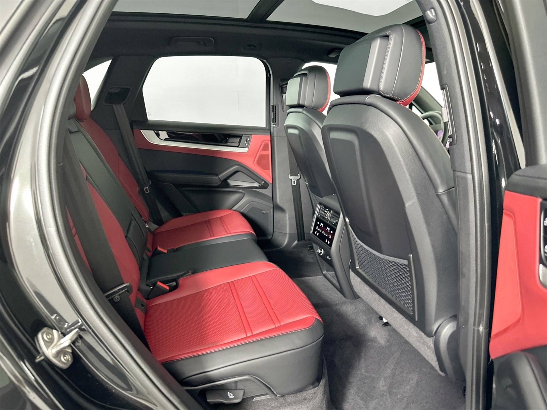 New 2026 Porsche Cayenne image 30