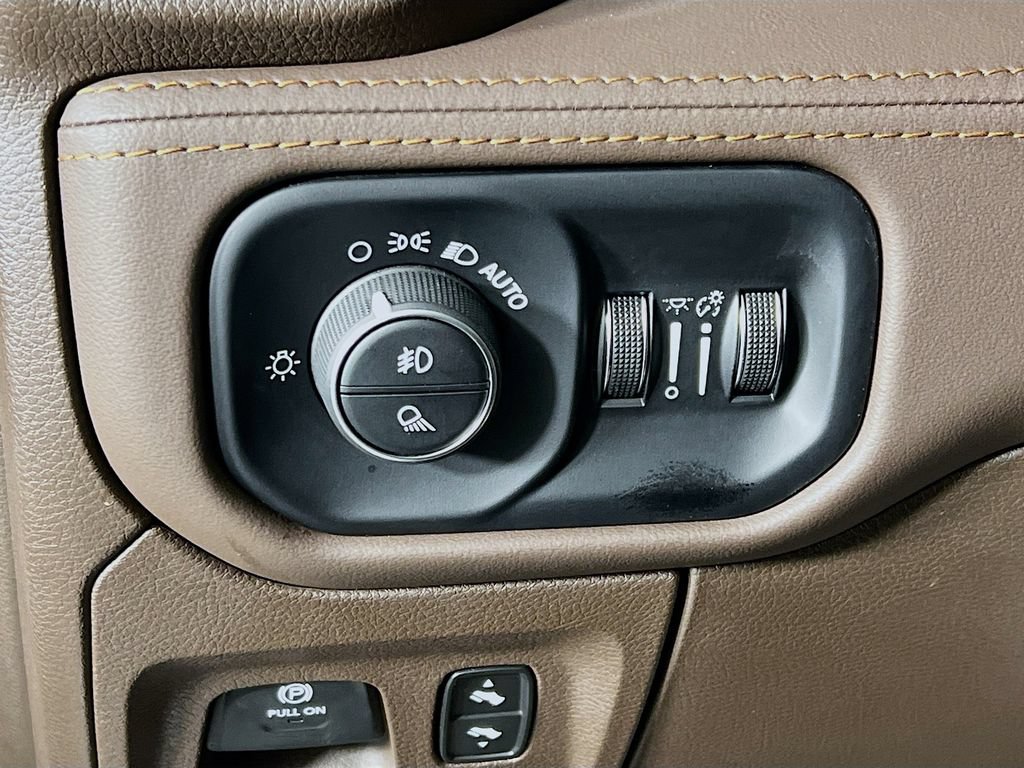Used 2025 RAM 1500 Limited w/ Off Road Group AWD/4WD image 10