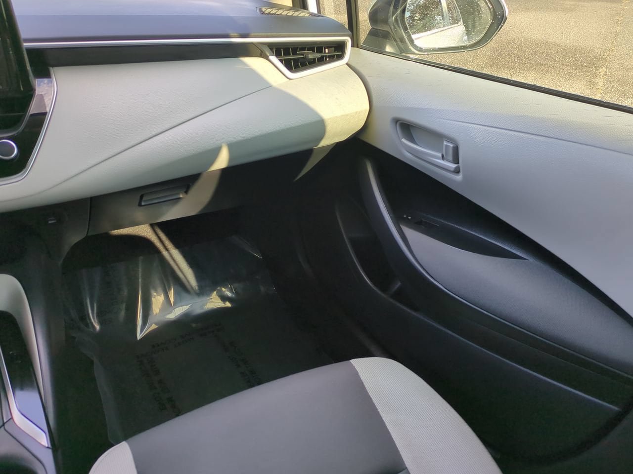 Used 2026 Toyota Corolla LE FWD image 16