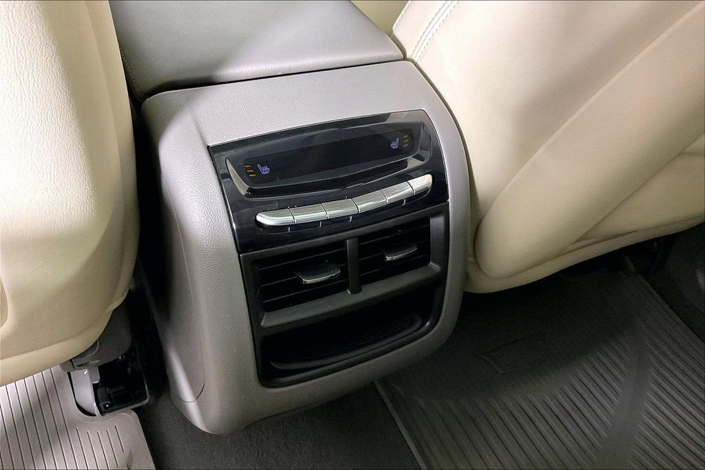 Used 2018 Cadillac XT5 Premium Luxury w/ Driver Assist Package AWD/4WD image 34