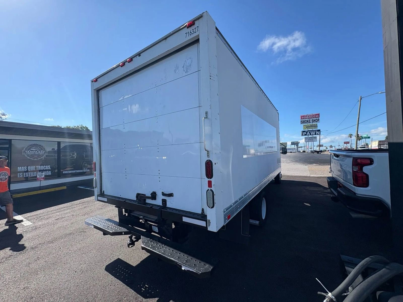 Used 2017 Ford E-350 and Econoline 350 Super Duty w/ Power Windows & Locks Group image 5