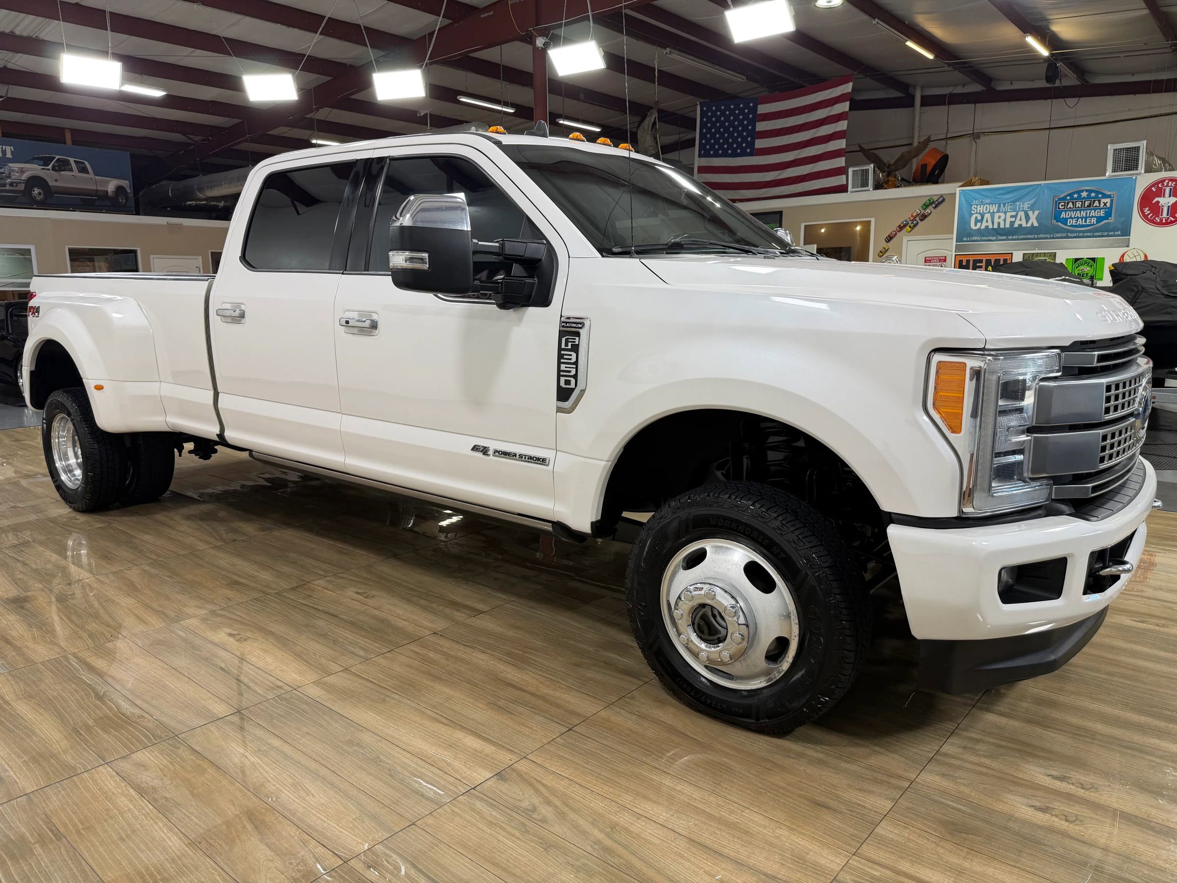 Used 2019 Ford F350 Platinum w/ Platinum Ultimate Package AWD/4WD image 3