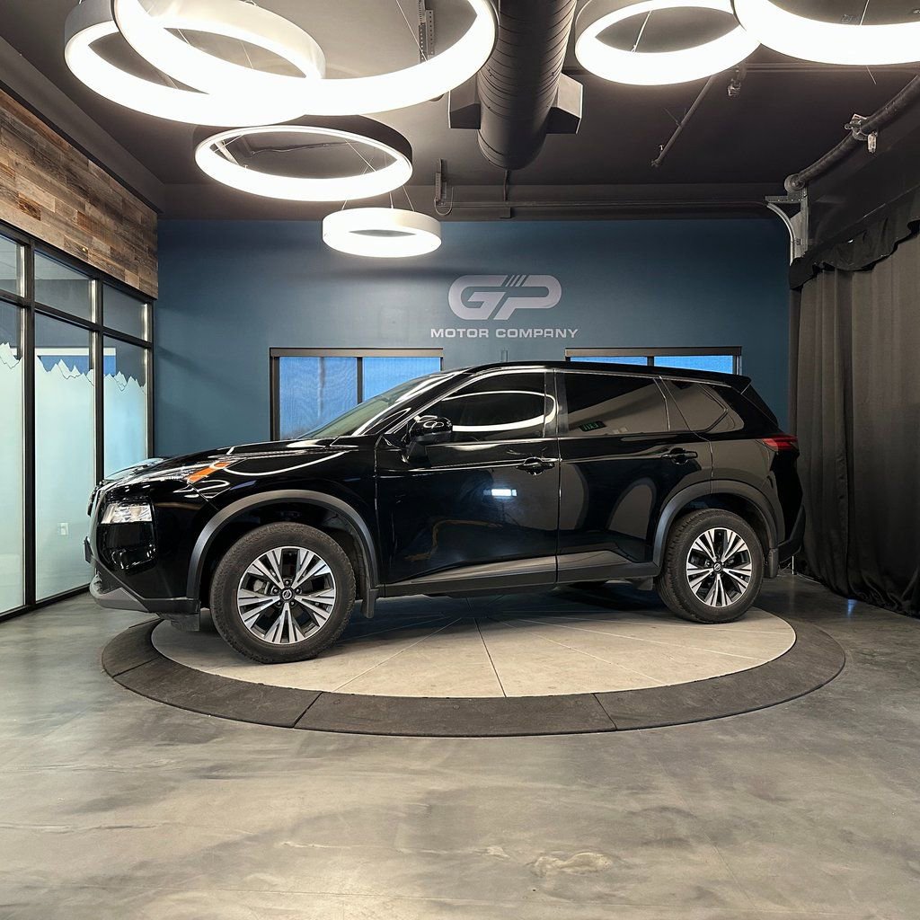 Used 2021 Nissan Rogue SV image 7