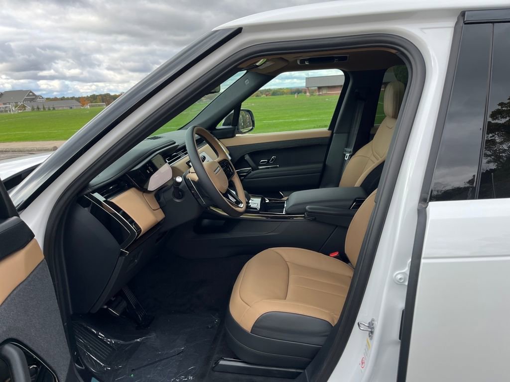 New 2025 Land Rover Range Rover Sport Dynamic SE image 9