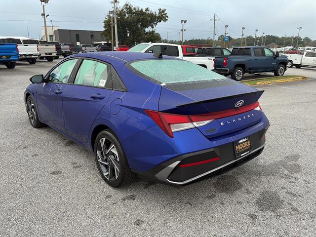Used 2025 Hyundai Elantra Sport FWD image 5
