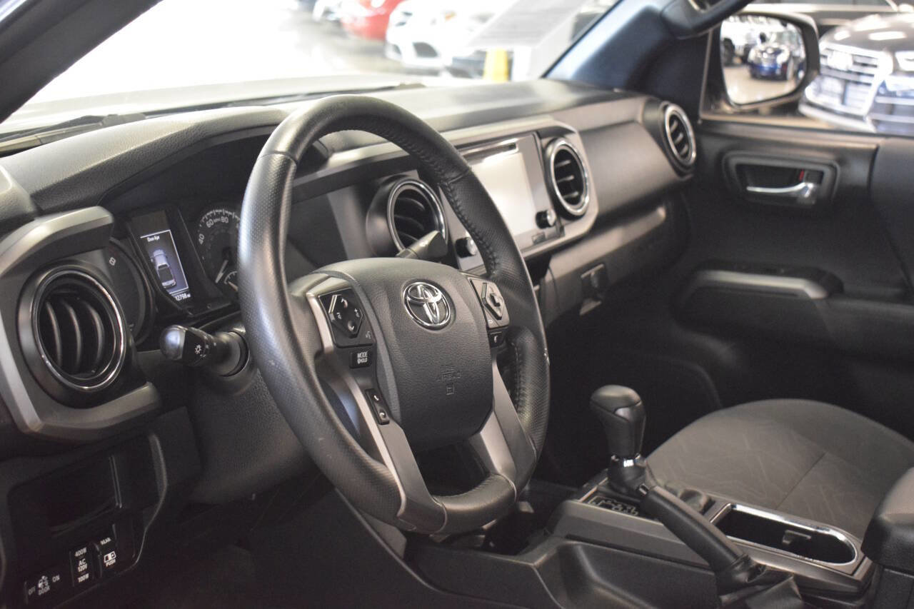 Used 2017 Toyota Tacoma TRD Off-Road image 47