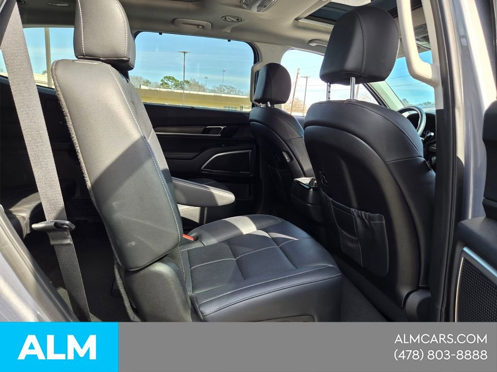 Used 2021 Kia Telluride SX w/ Nightfall Edition Package AWD/4WD image 18