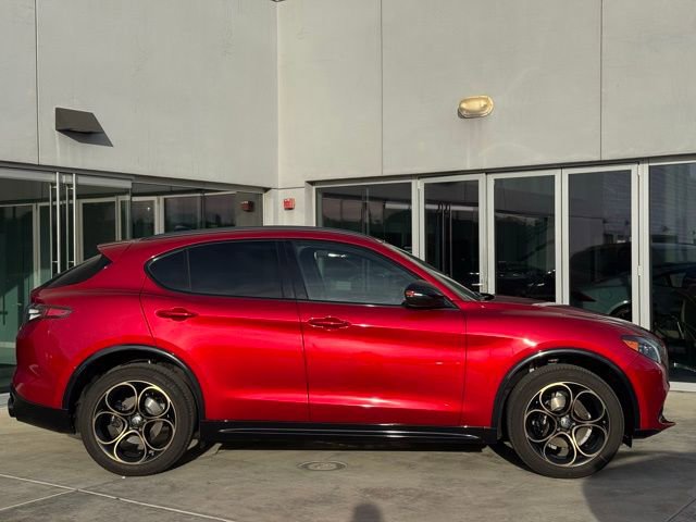 Used 2025 Alfa Romeo Stelvio Sprint image 9