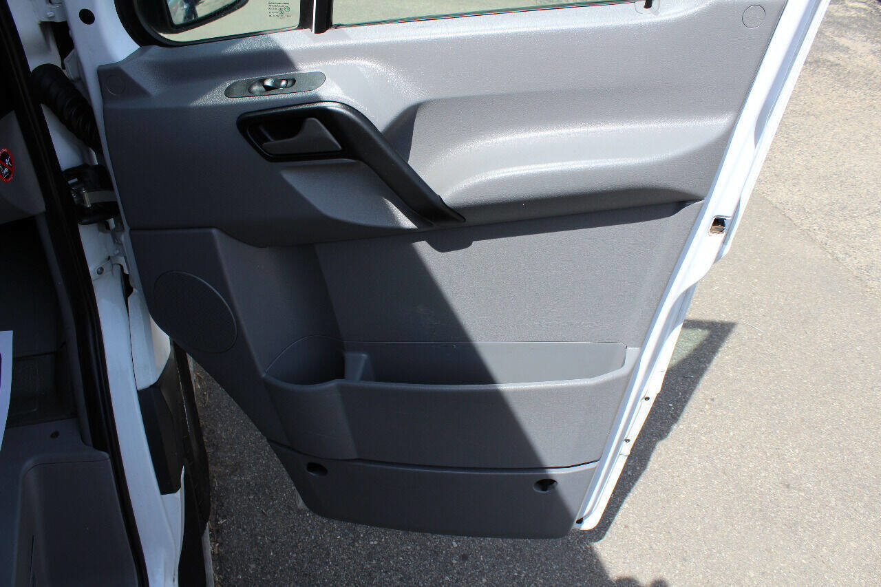 Used 2012 Mercedes-Benz Sprinter 2500 image 19
