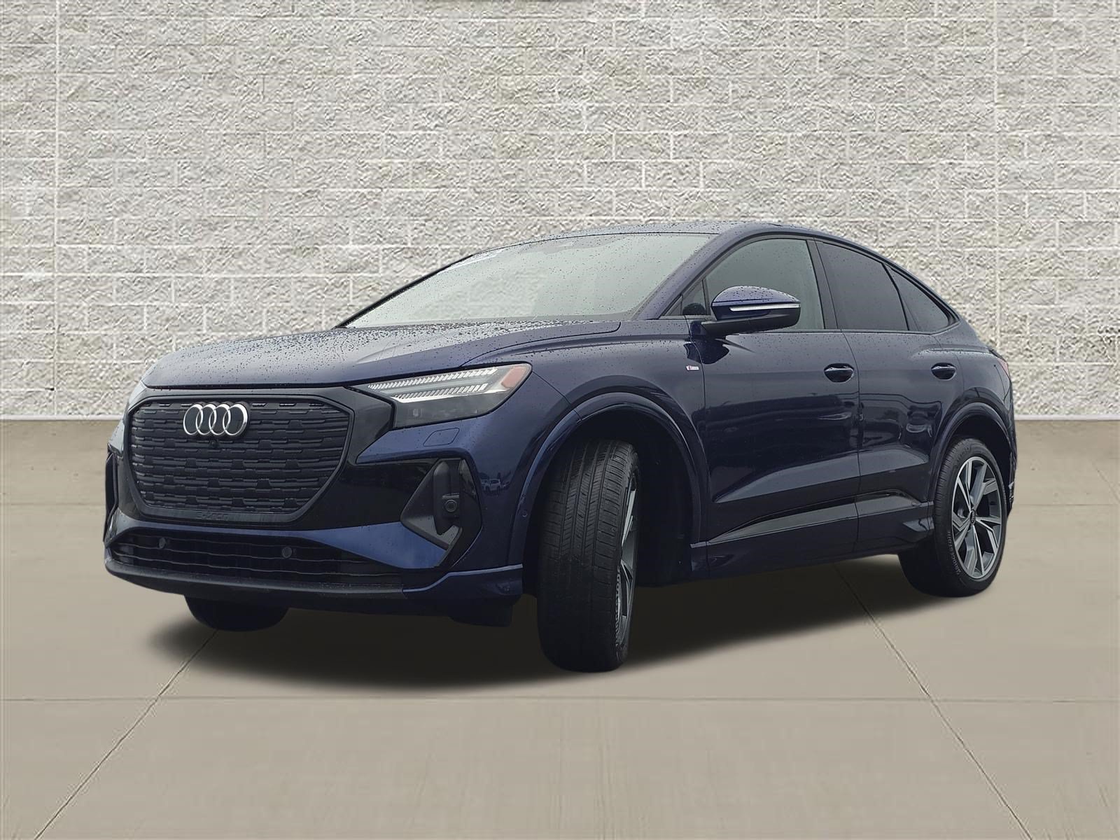 Certified 2023 Audi Q4 e-tron Prestige w/ Black Optic Package AWD/4WD image 3
