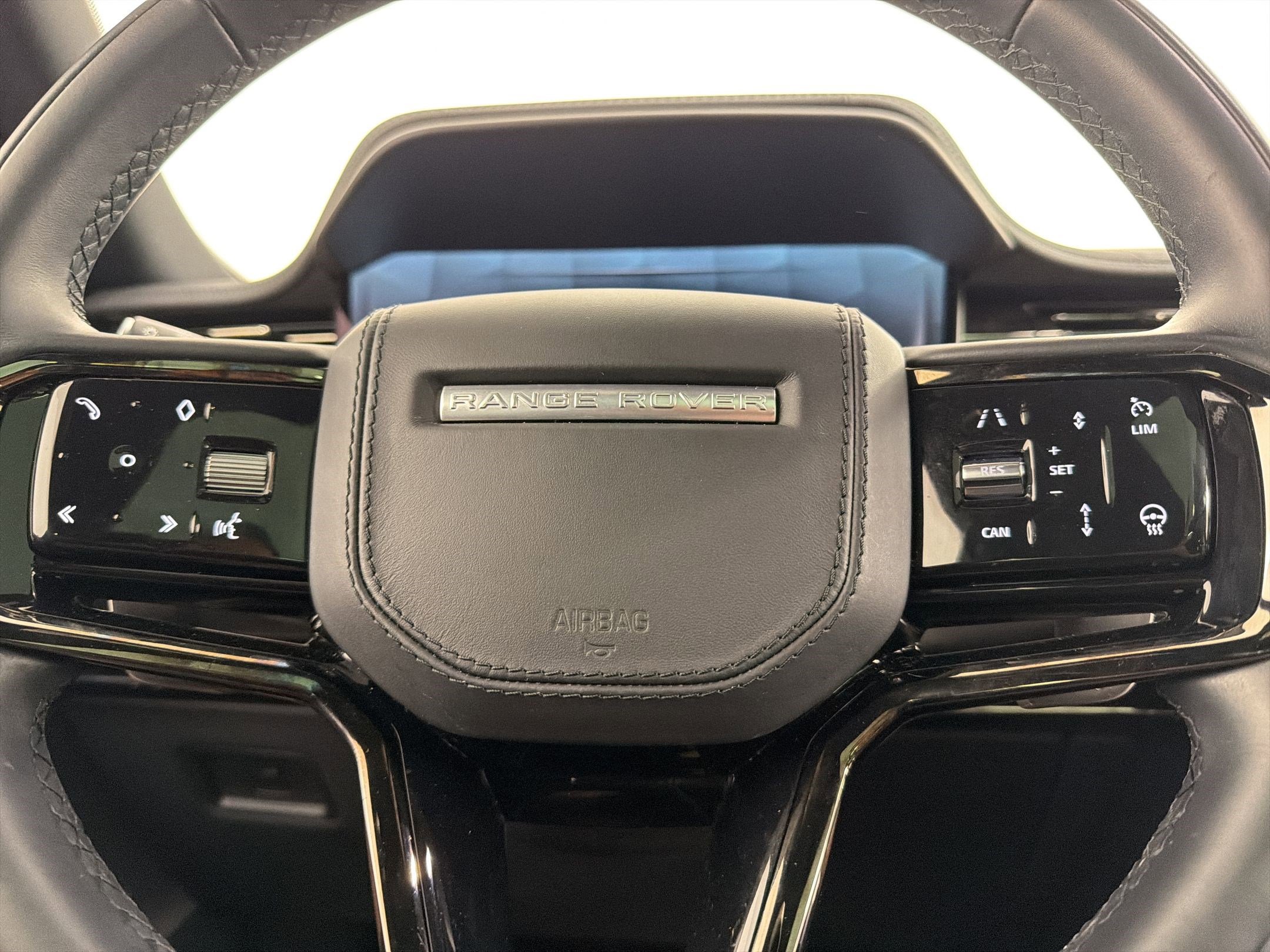 Used 2024 Land Rover Range Rover Sport Dynamic SE image 15