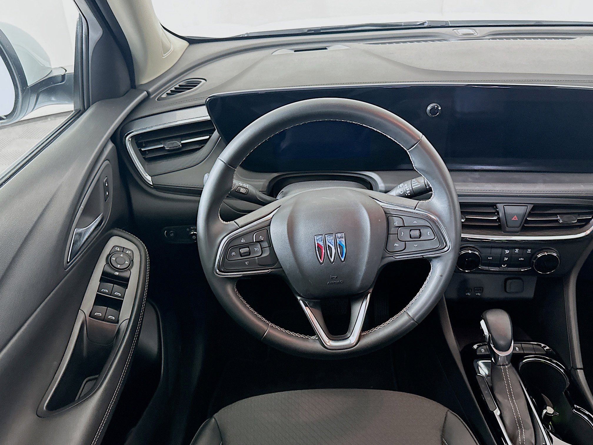 Used 2025 Buick Encore GX Preferred image 18