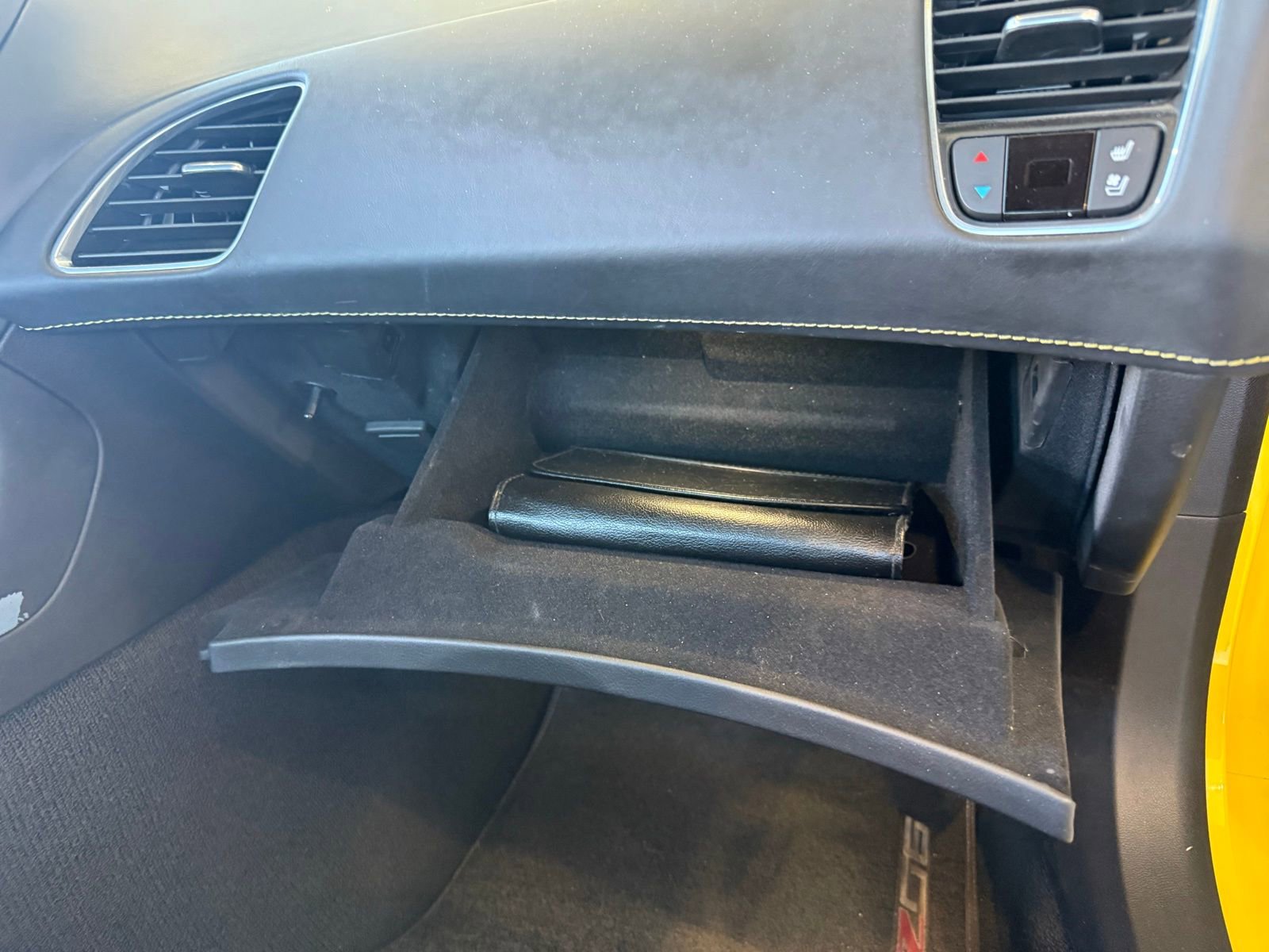 Used 2016 Chevrolet Corvette Z06 w/ 3LZ Preferred Equipment Group image 37