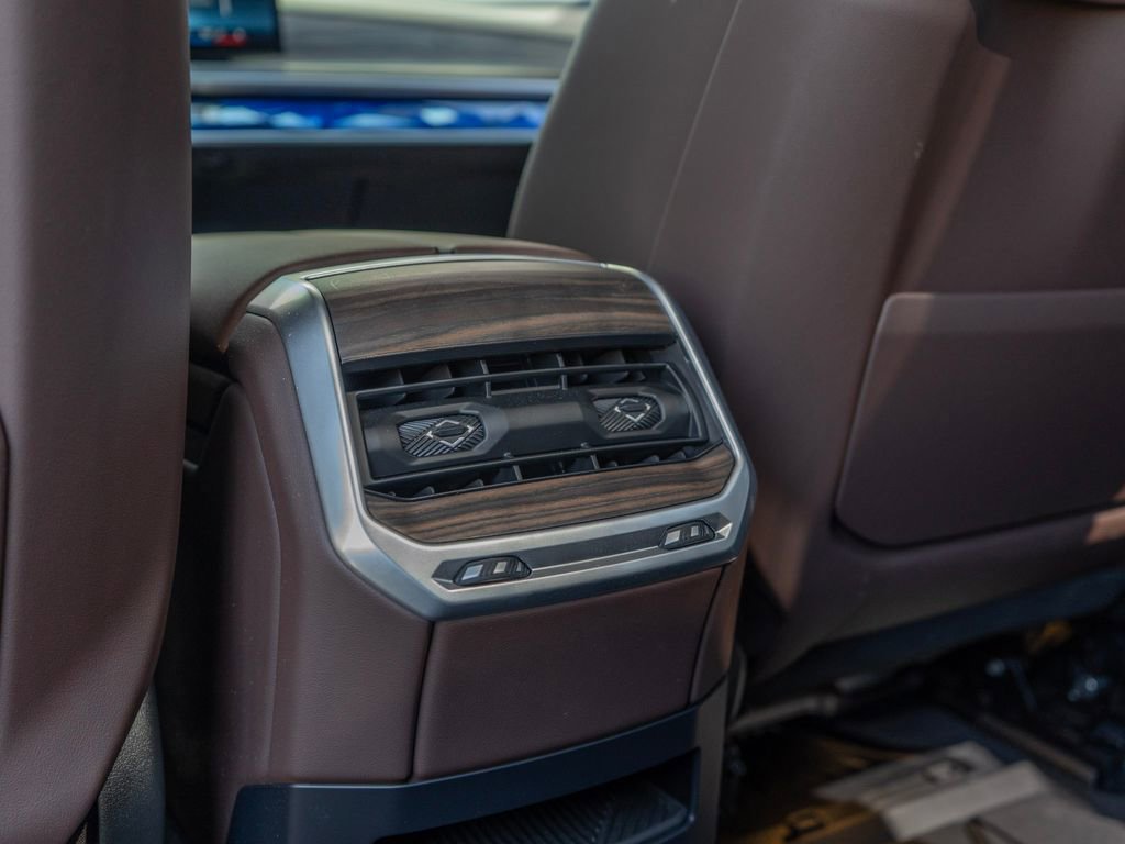 Used 2025 BMW 740i 740i image 27