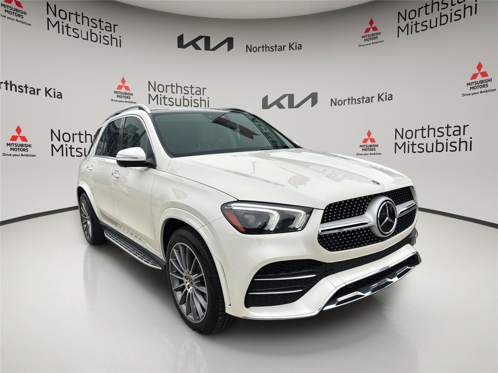 Used 2023 Mercedes-Benz GLE 450 4MATIC w/ AMG Line Exterior image 7