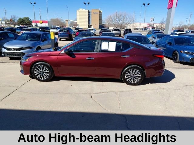 Used 2025 Nissan Altima 2.5 SV image 8