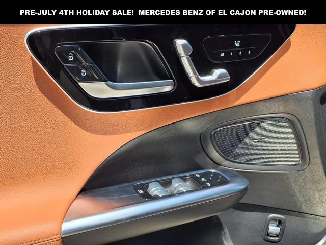 Used 2025 Mercedes-Benz C 300 4MATIC Sedan image 14