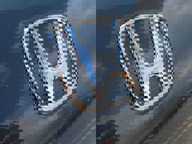 Certified 2025 Honda HR-V LX image 28