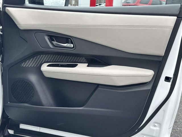 Used 2024 Nissan Ariya AWD image 9