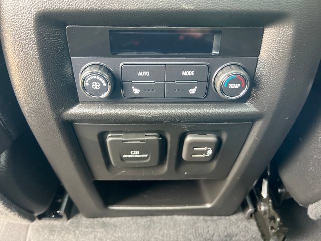 Used 2022 Chevrolet Traverse Premier AWD/4WD image 23