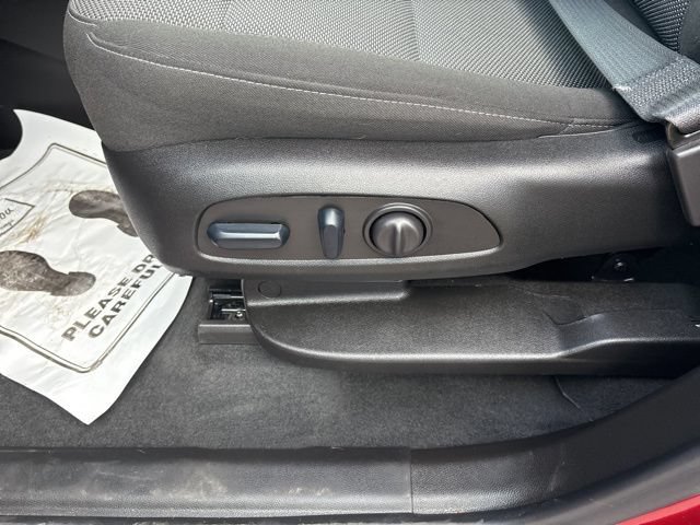 Used 2023 Chevrolet Traverse LT FWD image 11