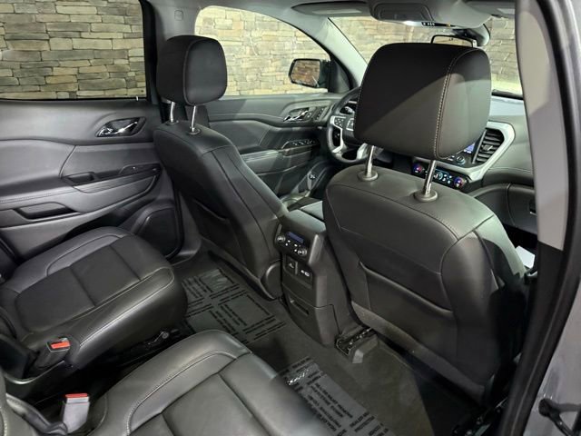 Used 2023 GMC Acadia SLT w/ Elevation Edition image 33