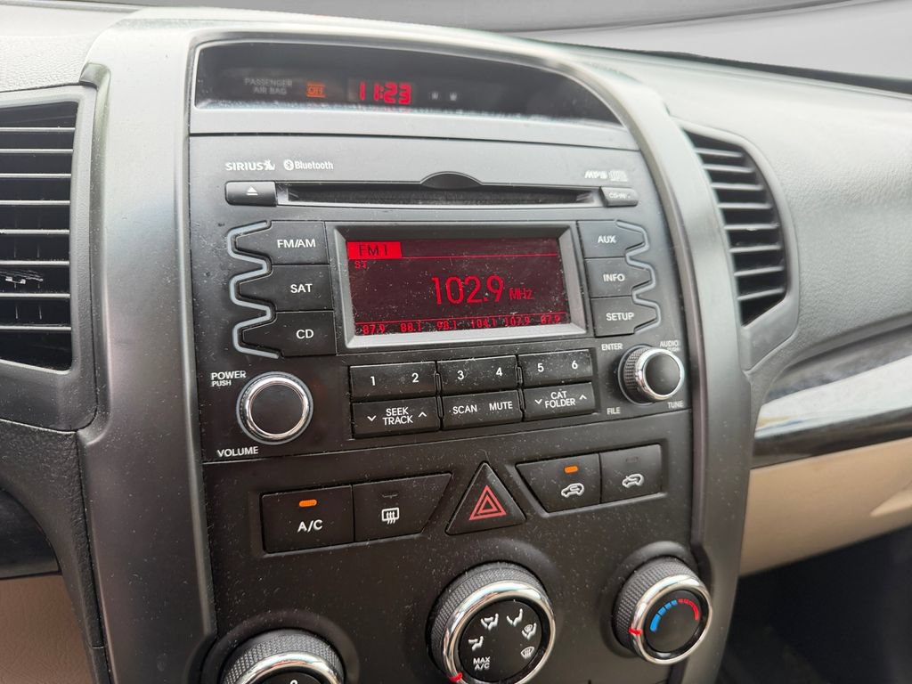 Used 2011 Kia Sorento 2WD image 26