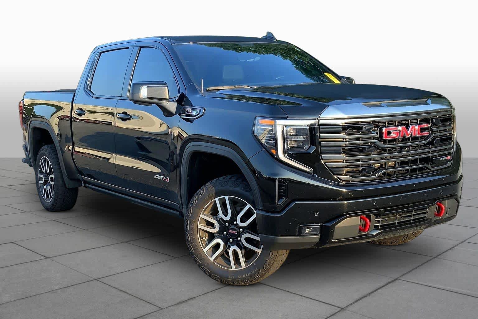 Used 2023 GMC Sierra 1500 AT4 w/ AT4 Premium Package AWD/4WD image 3
