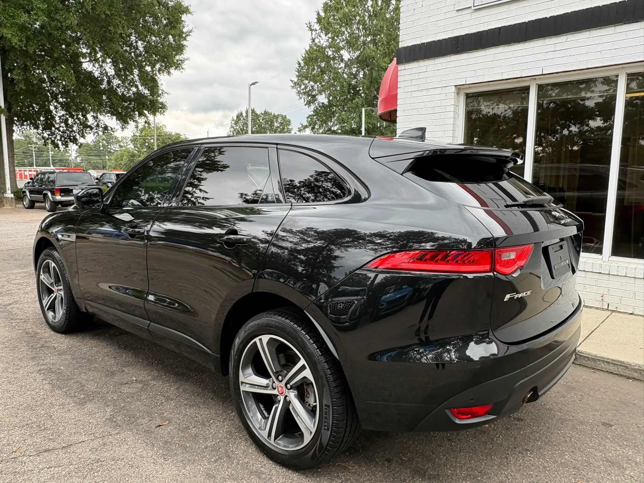 Used 2020 Jaguar F-PACE R-Sport AWD/4WD image 8