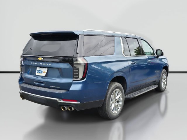 Used 2025 Chevrolet Suburban Premier AWD/4WD image 5